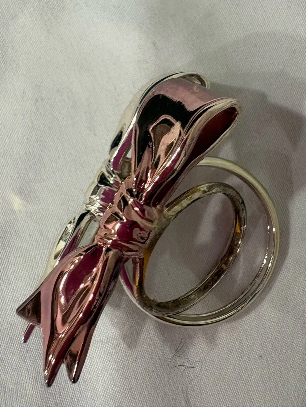 3 pc Bow Metal Napkin Rings Glossy Silver & Pink Solid